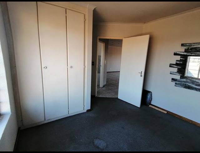 2 BEDROOM TOWNHOUSE FOR SALE IN SONNEVELD